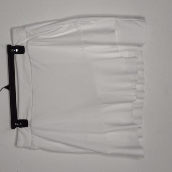Dresses & Skirts - NWT Greg Norman Women's White/Golf Skort Size Large